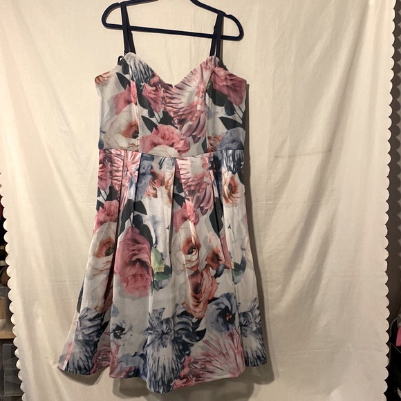 City Chic Dresses & Skirts - City Chic Plus Size Floral Party Dress Size 20